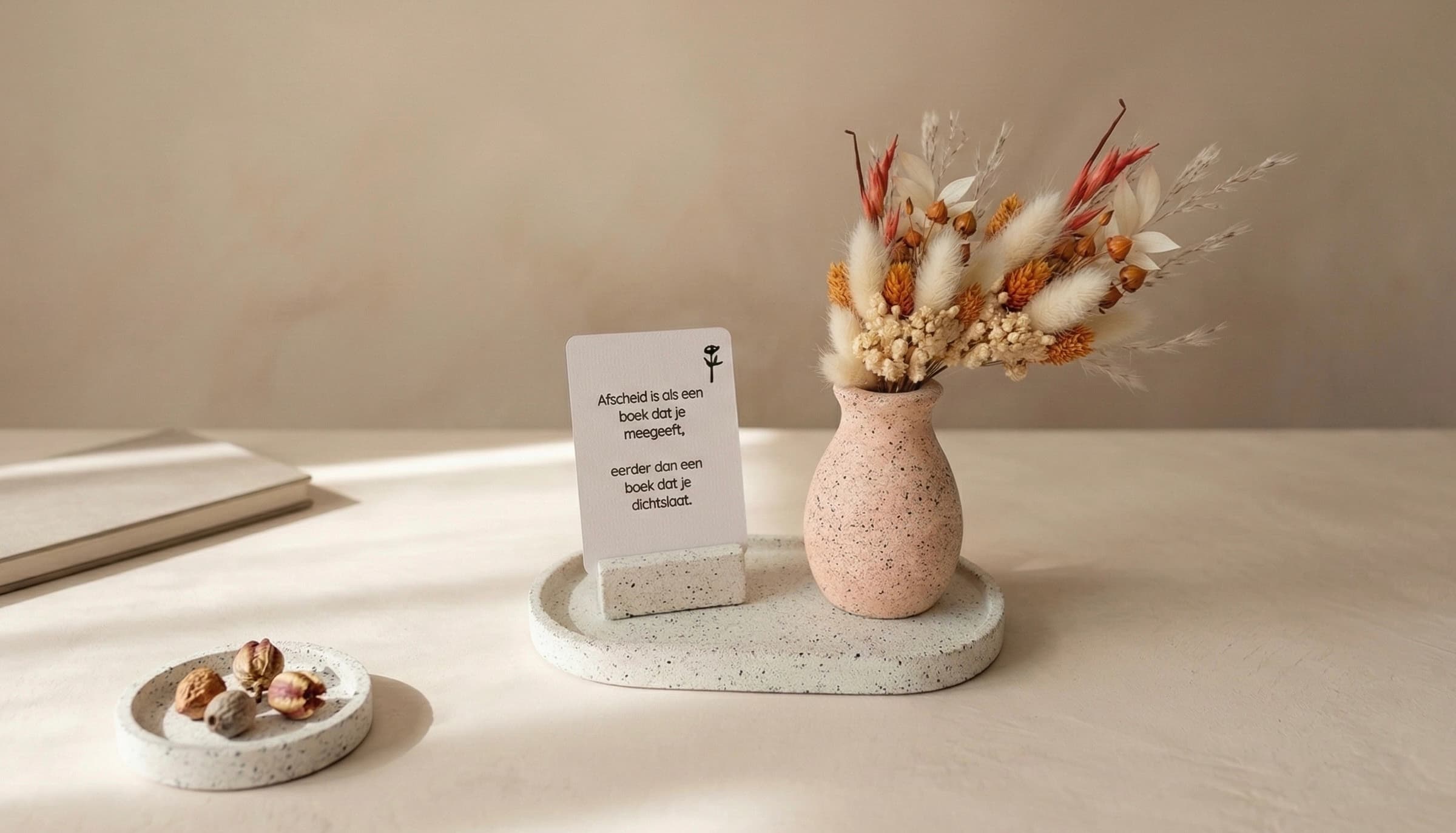 Vaasje en schaal van Maison July